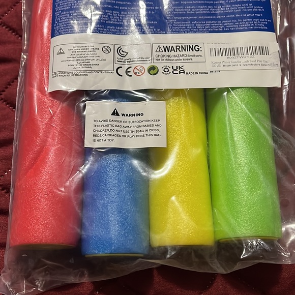 Kids toys 4 pack water blasters NEW NWT - Picture 9 of 10